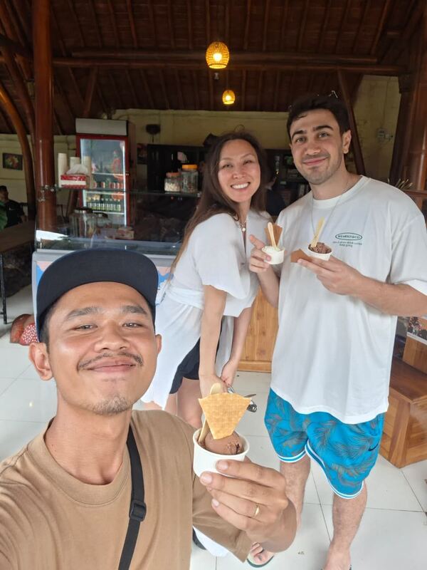 Batuh with guests in Bali, photo 21 of 32
