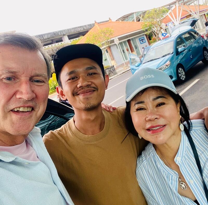 pick-up, with Batuh's guests