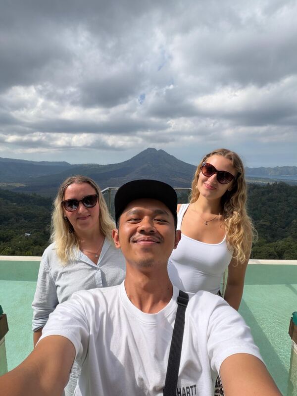 Batuh with guests in Bali, photo 3 of 32