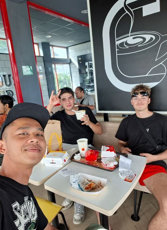 Batuh with guests in Bali, photo 12 of 32