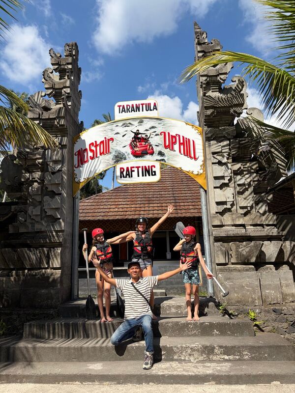 Batuh with guests in Bali, photo 6 of 32